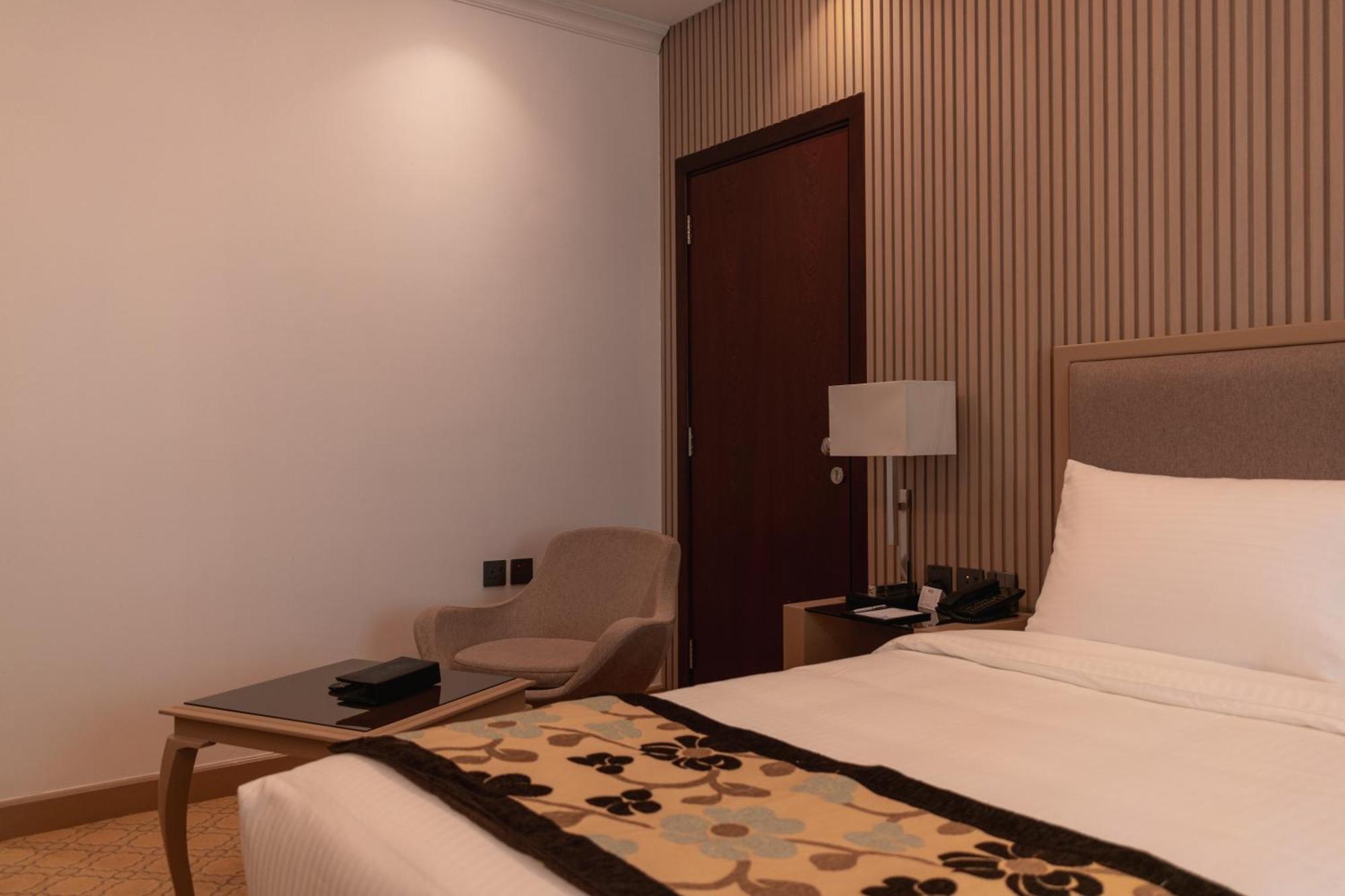 Best Western Plus Jeddah Hotel Madinah Road Eksteriør billede